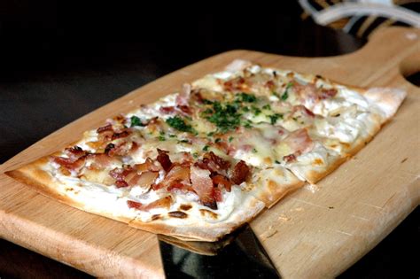  Tarte Flambée - En krispig och smakrik fusion av söt & salt!